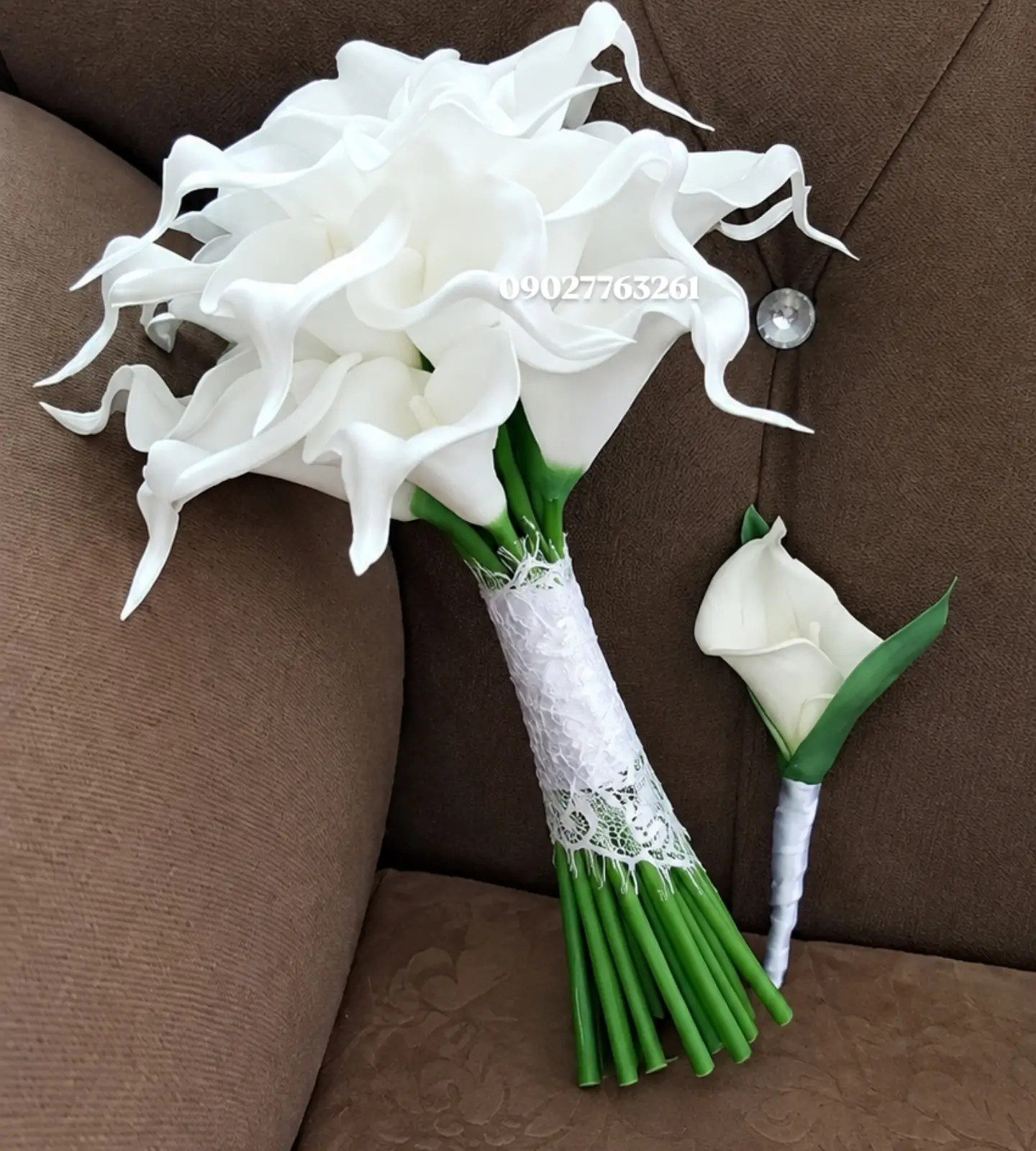 دسته گل کالای سفید مناسب عروسی