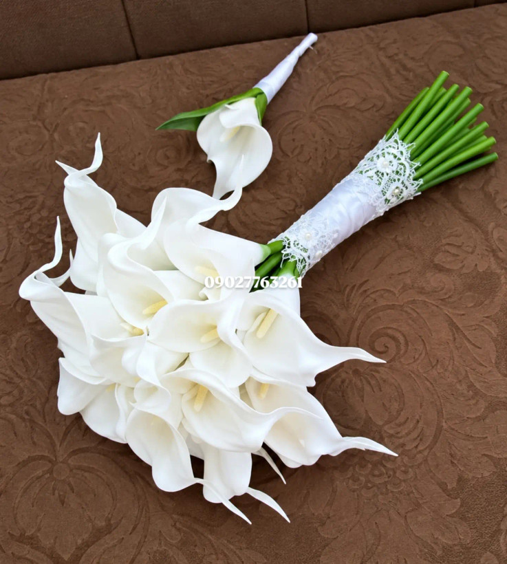 دسته گل کالای سفید مناسب عروسی
